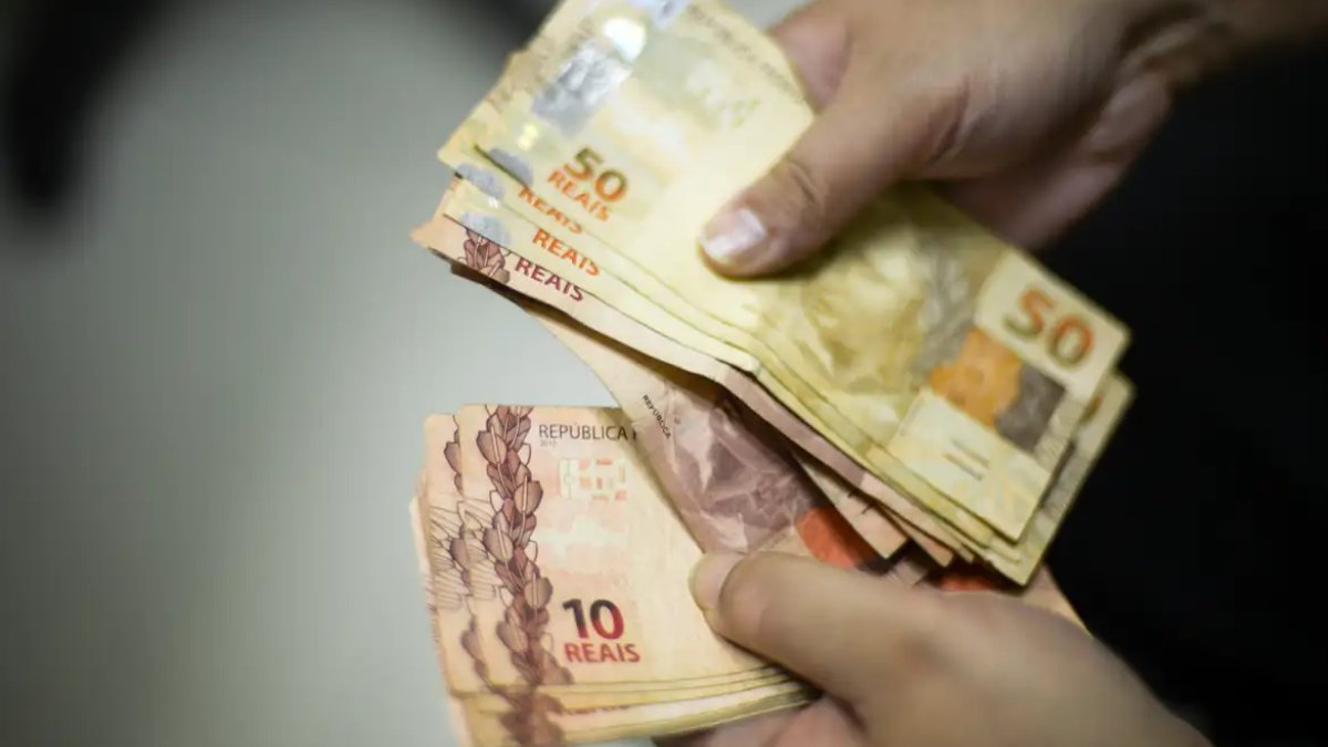 O reajuste beneficia 76 categorias e busca equilibrar o custo de vida e a renda dos trabalhadores