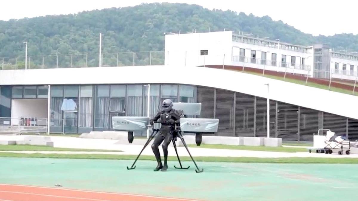 Desenvolvido pelo Zhiyuan Research Institute, o jetpack usa sistema inédito de três hélices sincronizadas para maior estabilidade e eficiência | Divulgação/Zhiyuan Research Institute