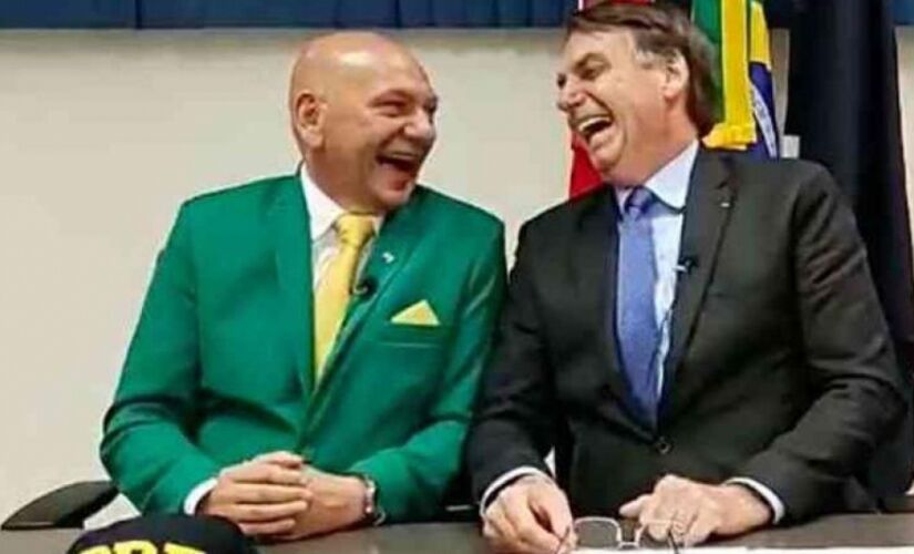 Luciano Hang, o 'Véio da Havan', ao lado de Bolsonaro/Reprodução