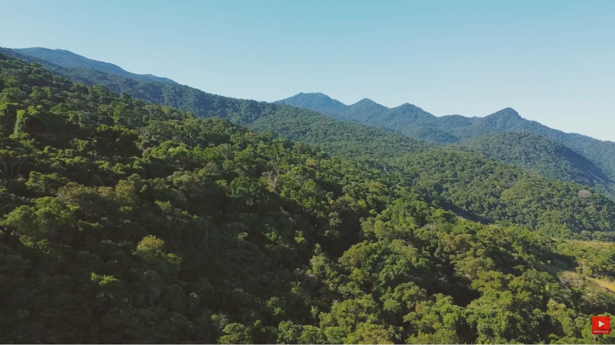As lendas falam de tesouros enterrados e moedas antigas achadas nas trilhas e praias