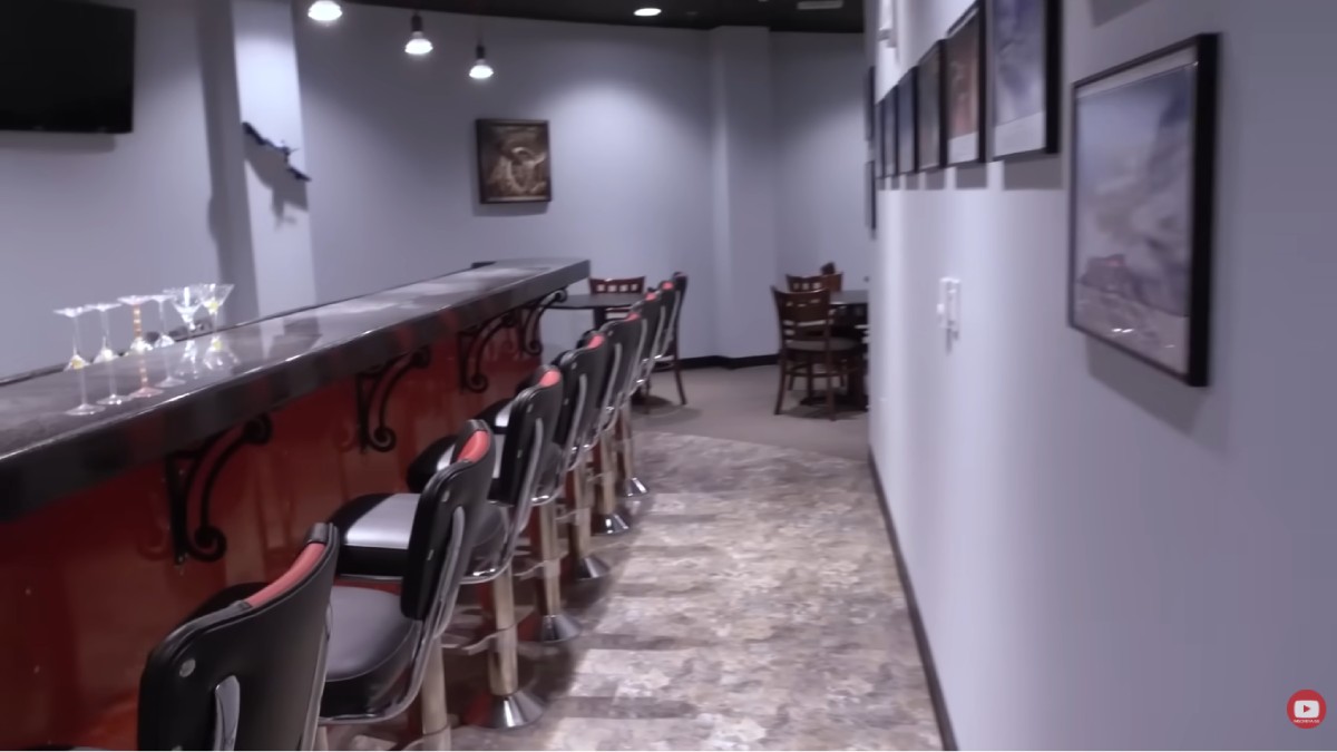 Esses abrigos subterrâneos reúnem alta gastronomia, spa, sistemas autônomos e estruturas independentes da rede elétrica