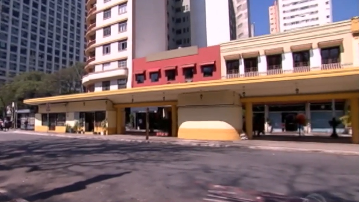 Ao lado da Catedral da Sé, o local virou parada obrigatória para turistas e paulistanos (Fotos: Reprodução/Youtube)