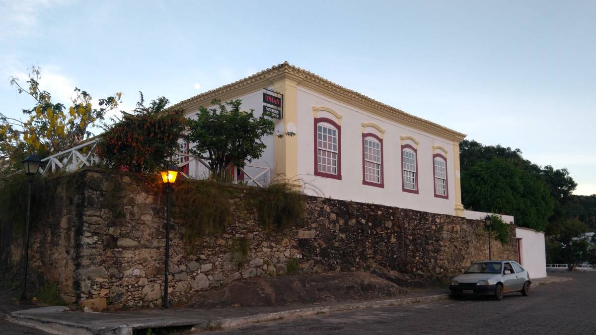 Entre os pontos turísticos, a casa-museu da poetisa Cora Coralina preserva móveis, utensílios e a memória da história local.