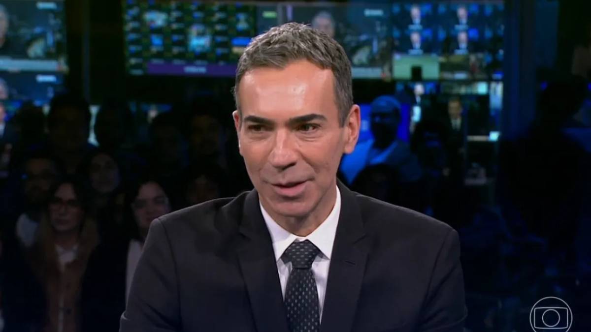 Segundo informações do colunista André Romano, do jornal O Tempo, Tralli vai receber R$ 350 mil por mês em sua nova função no Jornal Nacional quase três vezes mais do que ganhava no Jornal Hoje, onde o salário era de cerca de R$ 120 mil mensais.