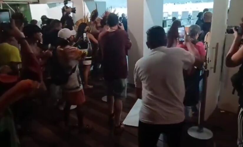 Tentativa de invasão à COP30 por manifestantes em Belém/Toninho Castro/Gazeta de S.Paulo