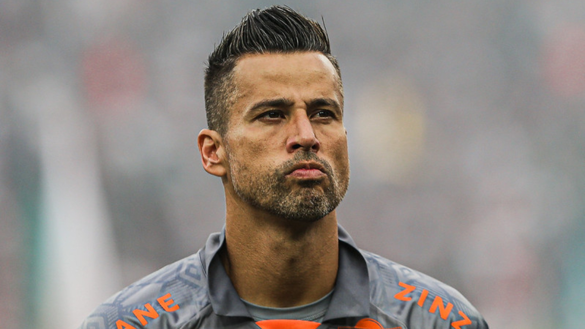 Fábio (Fluminense) disputa por uma vaga na seleção da temporada. /Foto: Lucas Mercon/FFC