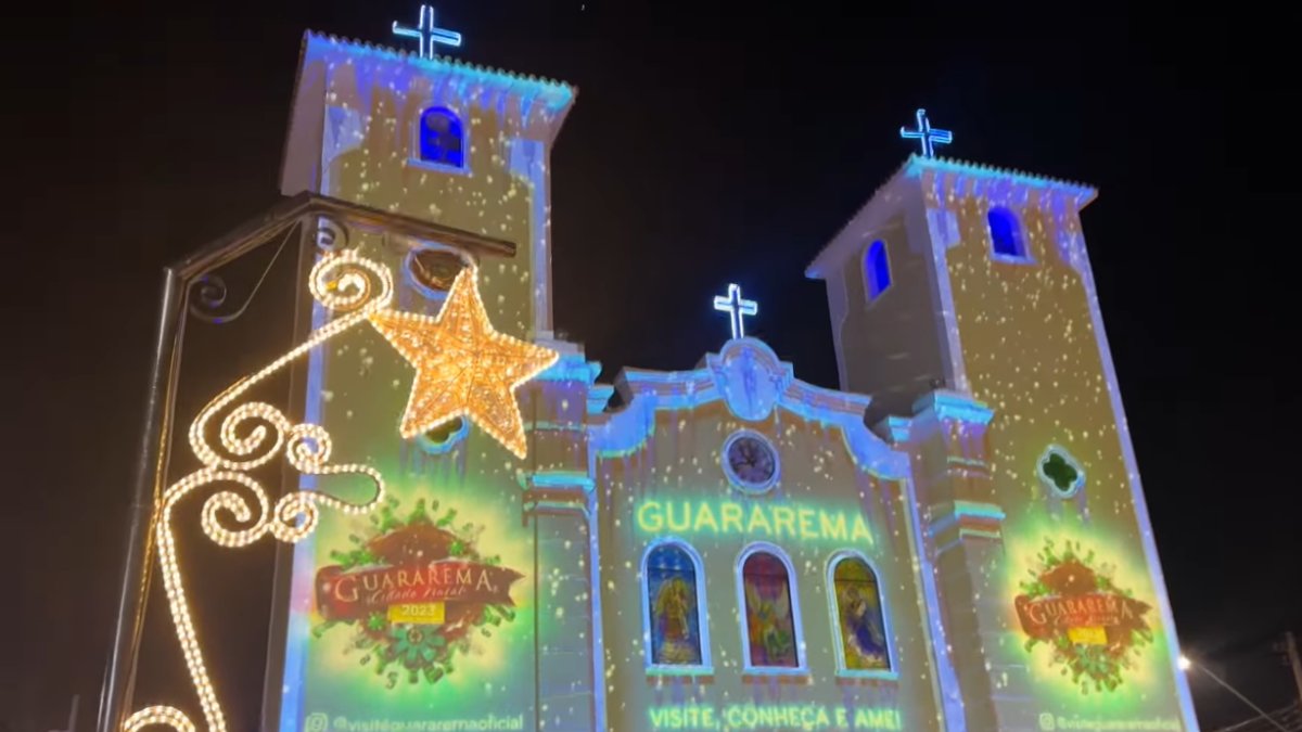 Guararema O tradicional Guararema Cidade Natal retorna em 2025 em um formato mais intimista, mas igualmente encantador. A pedido da população, a nova edição terá uma infraestrutura menor, com decoração, programação cultural e espaço gastronômico concentrados em um único ponto da cidade que será divulgado em breve pela prefeitura. Mesmo com o formato compacto, o evento mantém seu espírito natalino acolhedor, ideal para famílias que desejam aproveitar o fim de ano com tranquilidade, sem grandes aglomerações. E a melhor parte é que este festival fica a apenas 80 km da capital paulista.