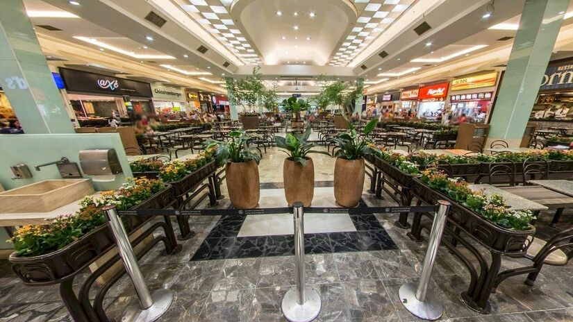 O Shopping Aricanduva conta com uma ABL (Área Bruta Locável) de 263.271 m² e mais de 500 lojas, três praças de alimentação, hipermercado e 13 salas de cinema, sendo o maior shopping center da América Latina - (Divulgação/Shopping Aricanduva)