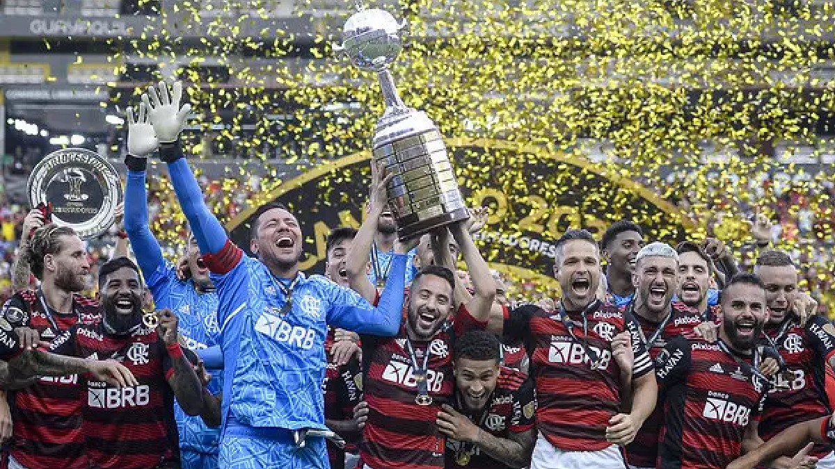 O Flamengo conseguiu compensar na temporada seguinte. Em decisão contra o Athletico (que eliminou o Palmeiras nas semis), o Rubro-Negro venceu em Guaiaquil, no Equador, por 1 a 0, com gol marcado por Gabigol - (Marcelo Cortes/Flamengo)