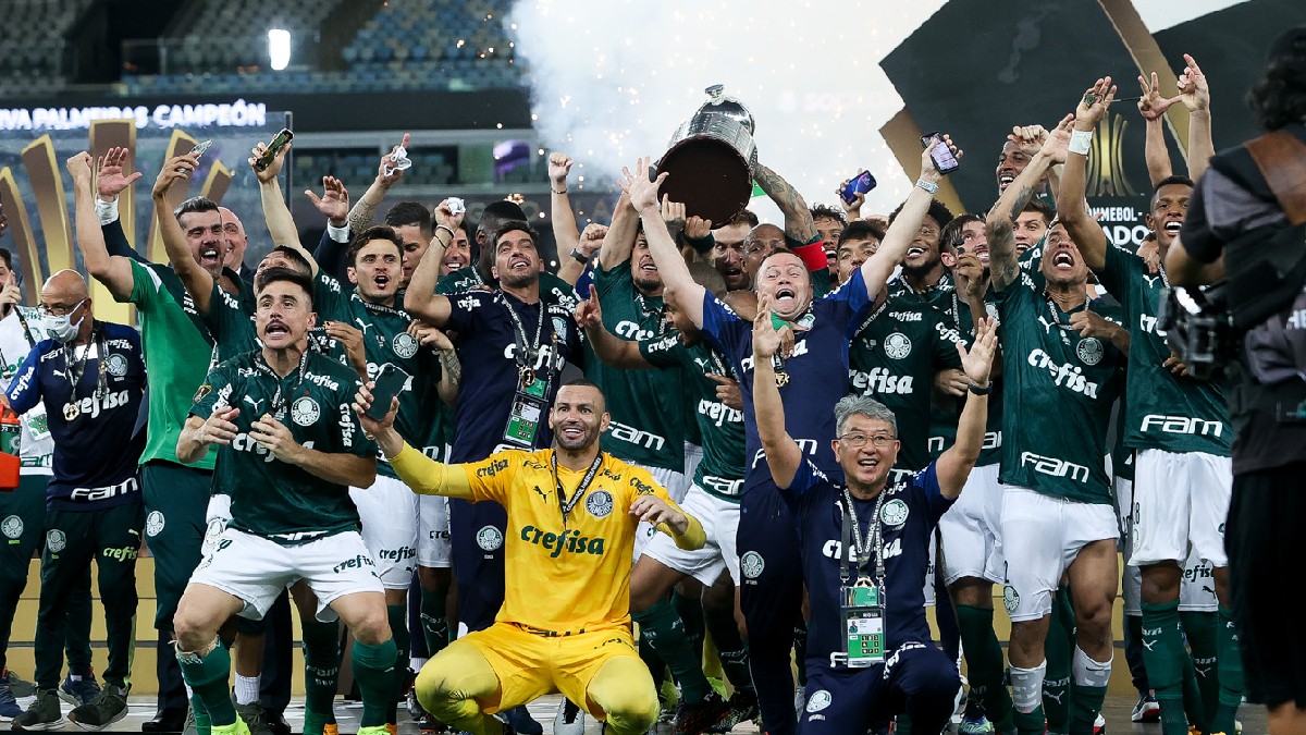 No início da sequência de finais decididas entre brasileiros, em 2020, o Palmeiras enfrentou o Santos, desta vez em formato de jogo único, no Maracanã. O Palmeiras venceu por 1 a 0 - (Cesar Greco/SE Palmeiras)