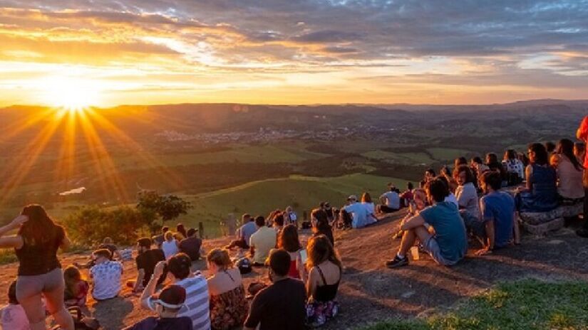 2. Socorro - Conhecida por todo o mundo pelo seu turismo de aventura e por suas belas paisagens na parte inferior da Serra da Mantiqueira. O Pico da Cascavel também é um atrativo interessante para quem deseja voar pelos céus de Socorro, apreciando a paisagem da cidade do alto - (Divulgação)