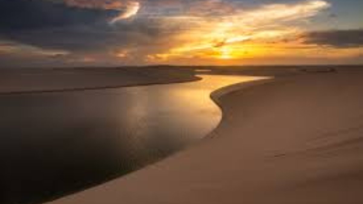 Santo Amaro do Maranhão (MA) Um dos portões de entrada para os Lençóis Maranhenses, Santo Amaro do Maranhão cobra desde 2023 a Taxa de Turismo Sustentável. Em 2025, o valor é de R$ 10,00 por pessoa, dando o direito de ingressar nos atrativos turísticos do município por três dias. O pagamento pode ser feito em três pontos de venda: um na entrada da cidade, outro na rua de acesso ao Parque Nacional ou, se preferir, direto na secretaria de turismo.