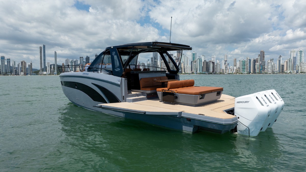 Triton Flyer 44 / Divulgação