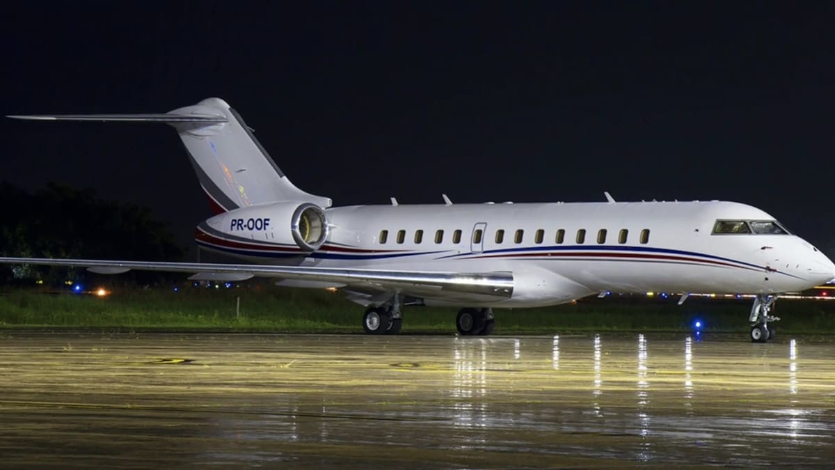 Aeronave modelo Gulfstream G550, se destaca pela autonomia, consegue percorrer longas distâncias sem precisar reabastecer