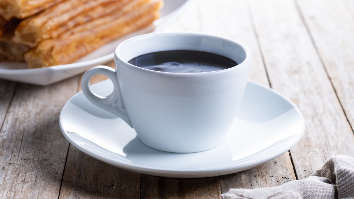 Outro estudo sugere que tomar café pela manhã pode estar ligado a menores riscos, com queda na mortalidade geral e cardiovascular (Fotos: Freepik)