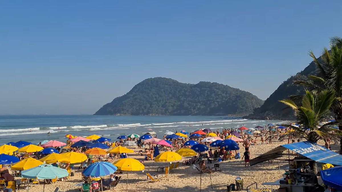 Coleta seletiva e qualidade da água fizeram dessa praia uma da mais sustentávei do mundo | Reprodução do YouTube | Naturam Praias