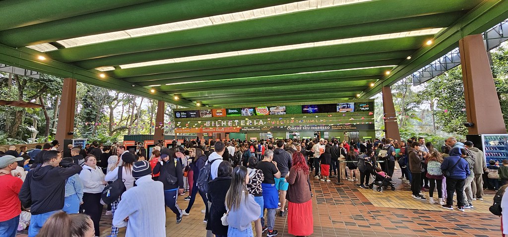 Parques de SP garantem entrada grátis em outro dia se chover durante a visita /Zoo SP