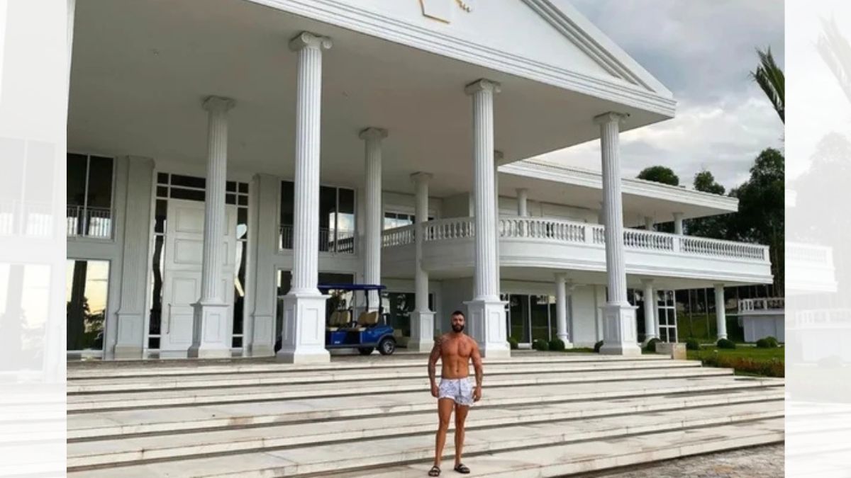Em 2024, quando Gusttavo mostrou sua casa pela primeira vez, os pilares brancos e o conjunto arquitetônico renderam brincadeiras na internet
