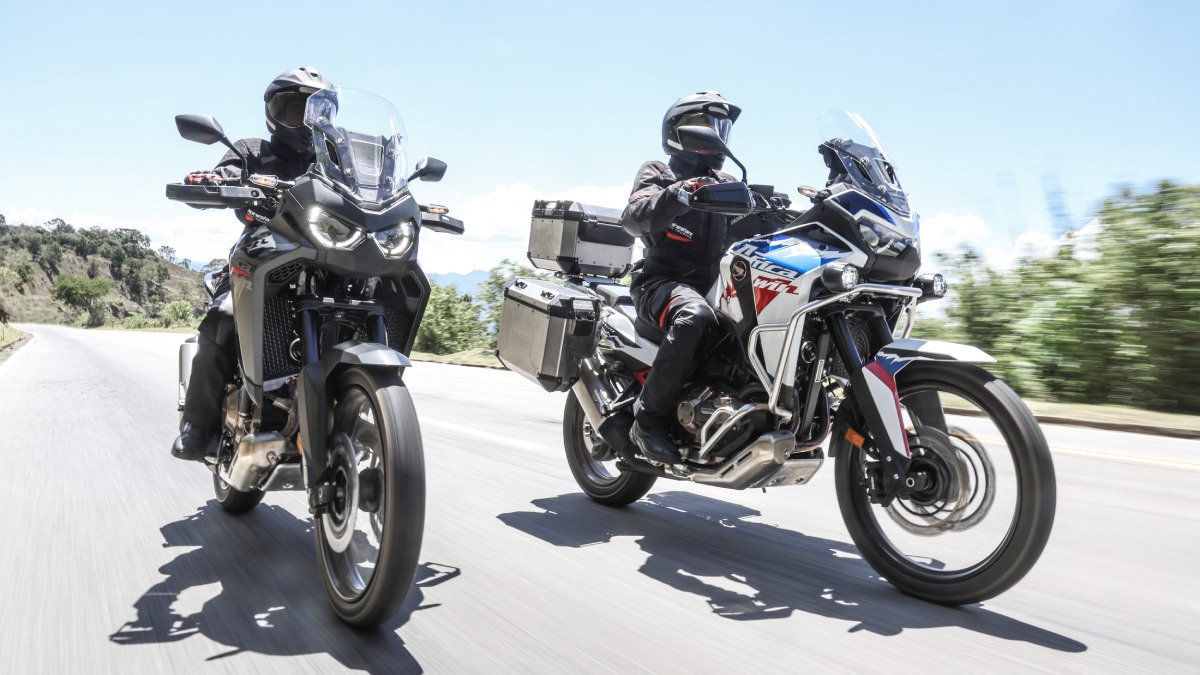 CRF1100L Africa Twin MT e a CRF1100L Africa Twin DCT têm como principal característica a vocação mais voltada às trilhas.