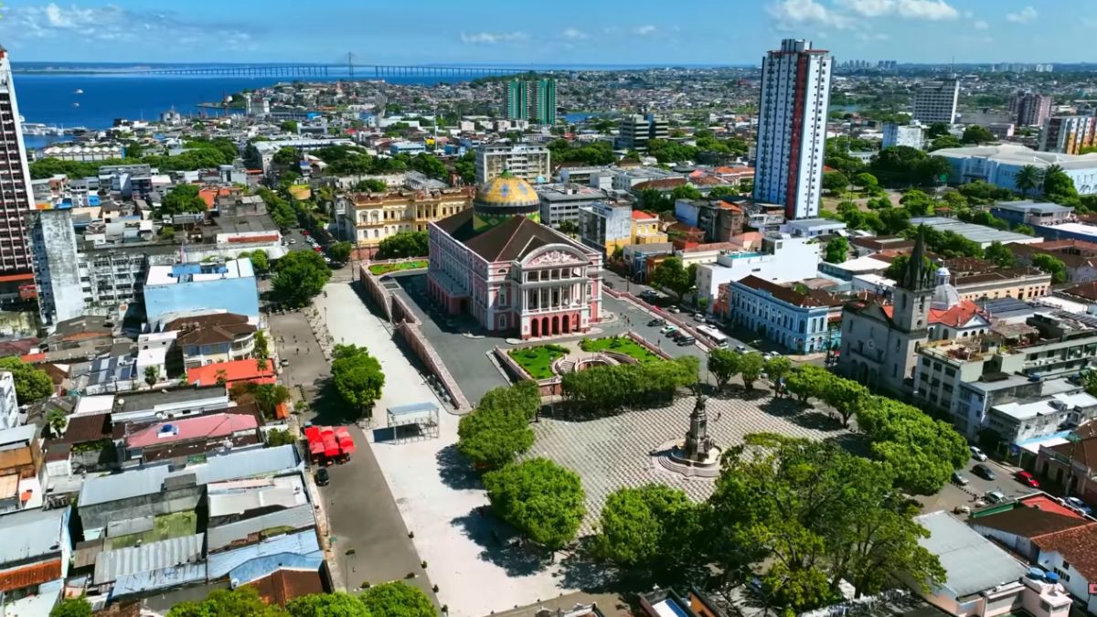 A história de Manaus mostra como depender de uma única riqueza pode transformar o futuro de uma cidade