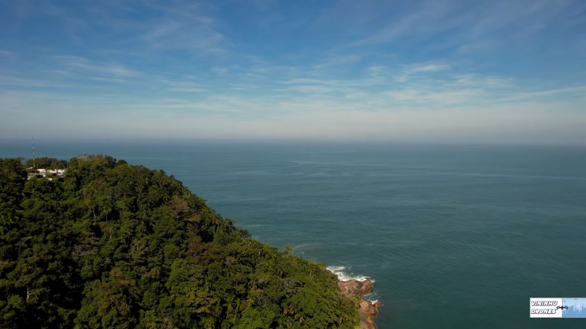 Entre o pé na areia e a cidade organizada, Praia Grande se consolida como destino favorito para o Ano Novo no litoral paulista (Fotos: Reprodução/Youtube)