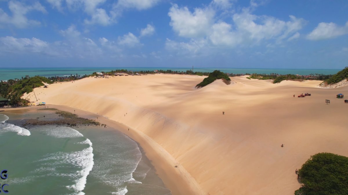 Dunas gigantes, lagoas de água doce e um visual que lembra o deserto do Egito
