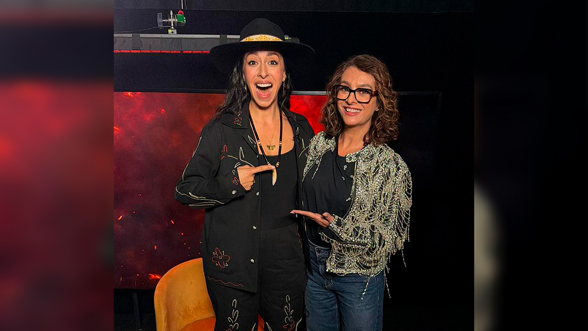 Catia Fonseca ao lado de Oona Chaplin após entrevista de divulgação de nova produção mundial.