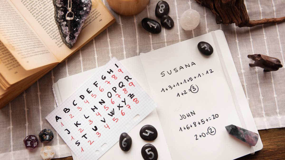 2026 abre um novo ciclo na numerologia e é considerado ano universal 1, fase ligada a recomeços, coragem, impulso e construção de uma identidade mais autêntica.