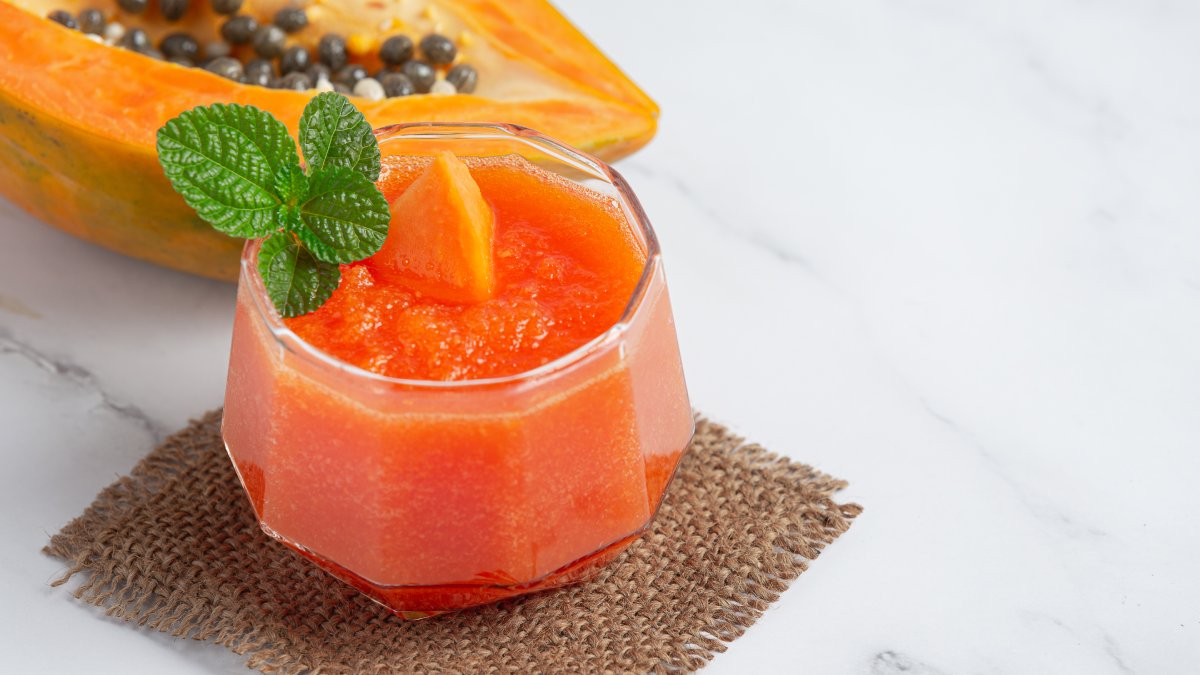 3. Suco de mamão com laranja e ameixa (Fotos: Freepik)