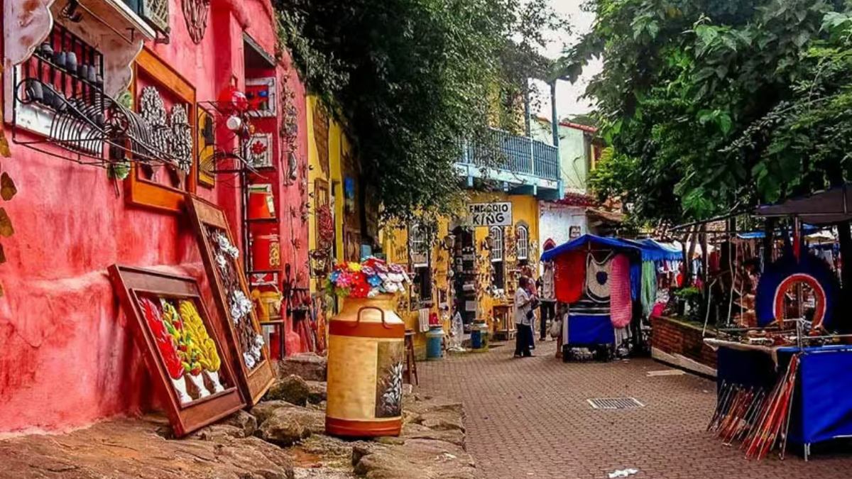 A apenas 30 km da capital (aproximadamente 1h de viagem), Embu das Artes é famosa por sua atmosfera artística e cultural. Além dos ateliês e feirinhas de artesanato, a cidade oferece uma bela paisagem natural para caminhadas tranquilas. Foto: Enio Prado/Agência Senado