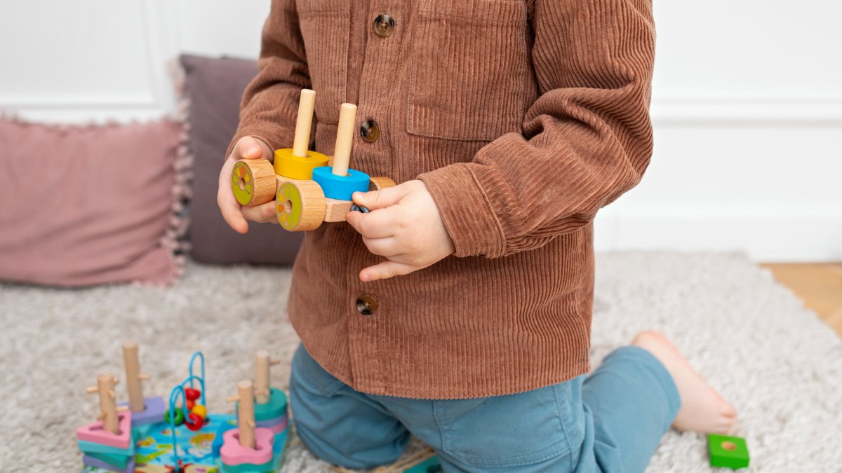 No entanto, um exame mostrou que o 'tumor' era um cone de trânsito do Playmobil, com cerca de um centímetro, que estava ali desde a infância (Foto: Freepik)