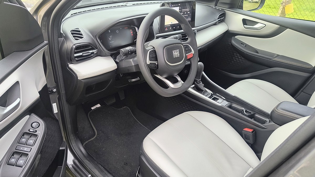Fastback Hybrid Impetus avaliado utiliza o motor T200 Flex associado ao câmbio do tipo CVT de 7 marchas simuladas, com até 130 cavalos de potência e 20,4 kgfm de torque.