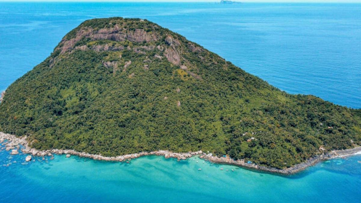 Ilha do Montão do Trigo, localizada em São Sebastião, destaca-se como um dos pontos turísticos menos conhecidos, mas mais impressionantes do litoral paulista - (Rodrigo Nathan)