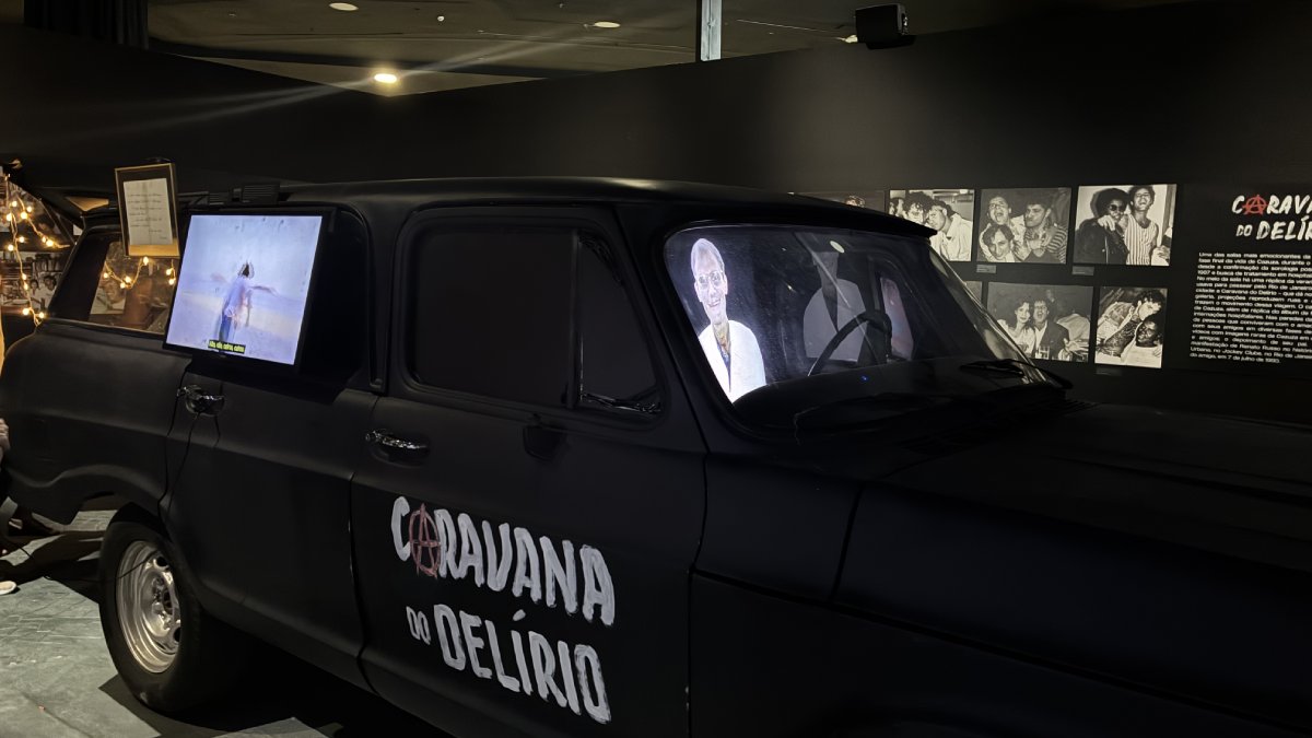 A Sala 6 Caravana do Delírio retrata os últimos dias da vida do cantor; em vez de lamentar a morte de Cazuza, a sala propõe celebrar seus 32 anos de vida por meio de uma experiência imersiva pelas ruas do Rio de Janeiro