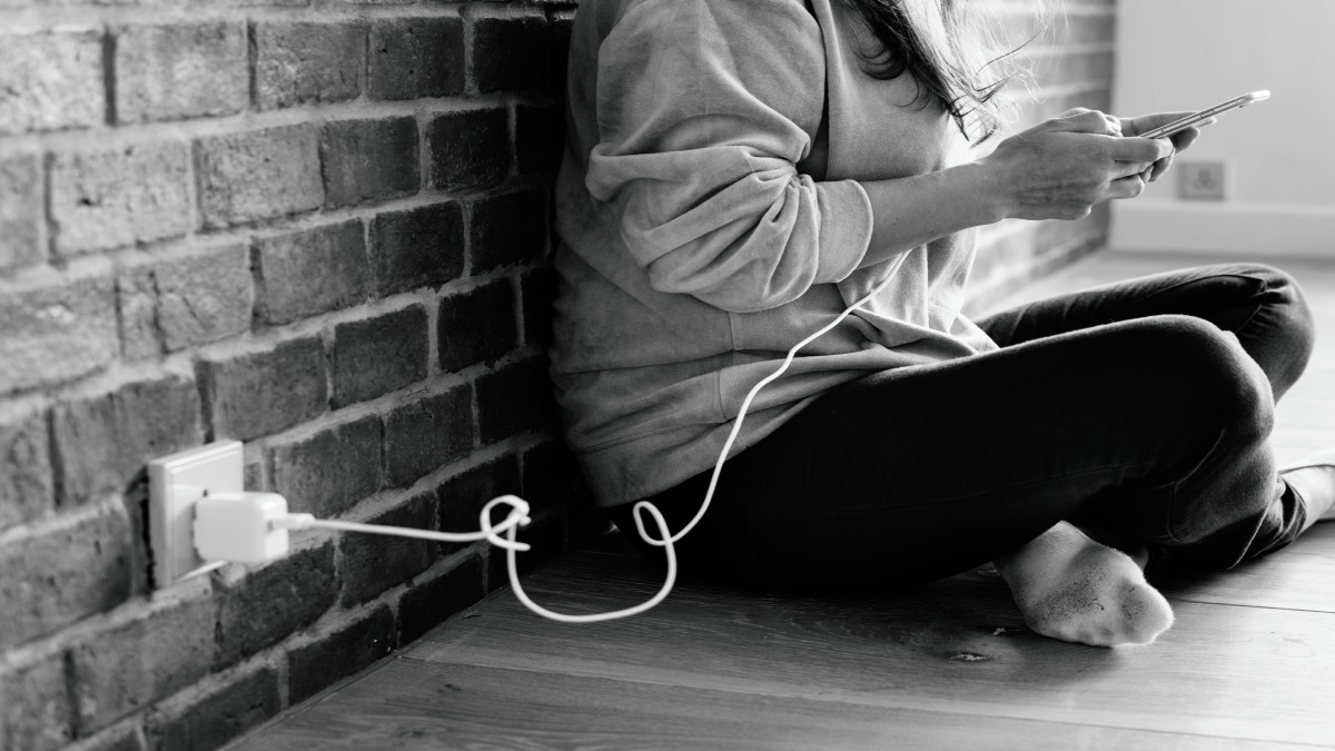 Computadores de mesa e notebooks conectados à tomada estão entre os mais afetados por variações bruscas de energia