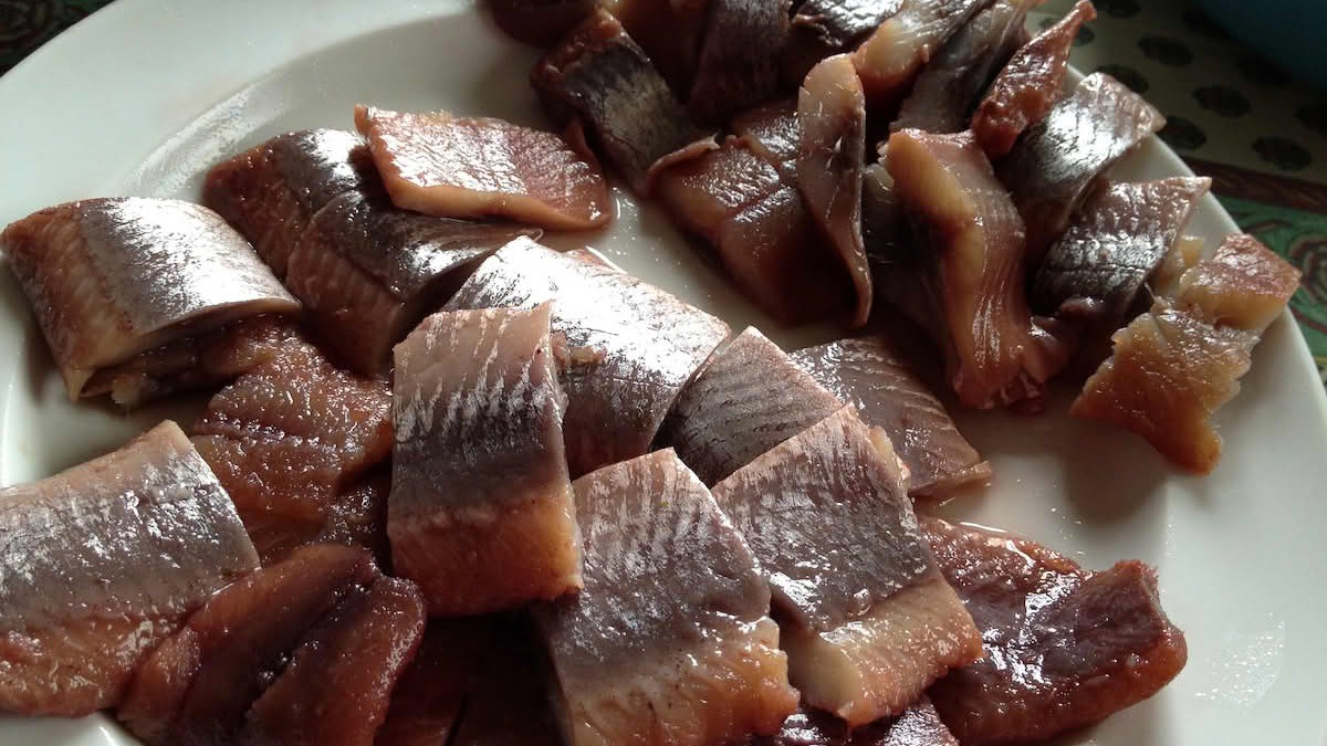 Julesild é feito a partir de peixe em conserva. Imagem: Lille norske leksikon