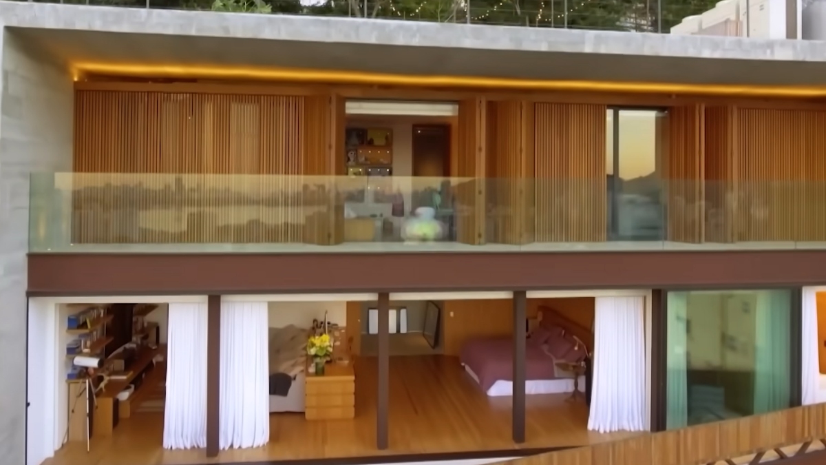 Segundo o próprio artista, revelado ao programa Casa Brasileira, do GNT, seu lugar favorito da casa é o terraço na cobertura - (Reprodução/YouTube GNT)