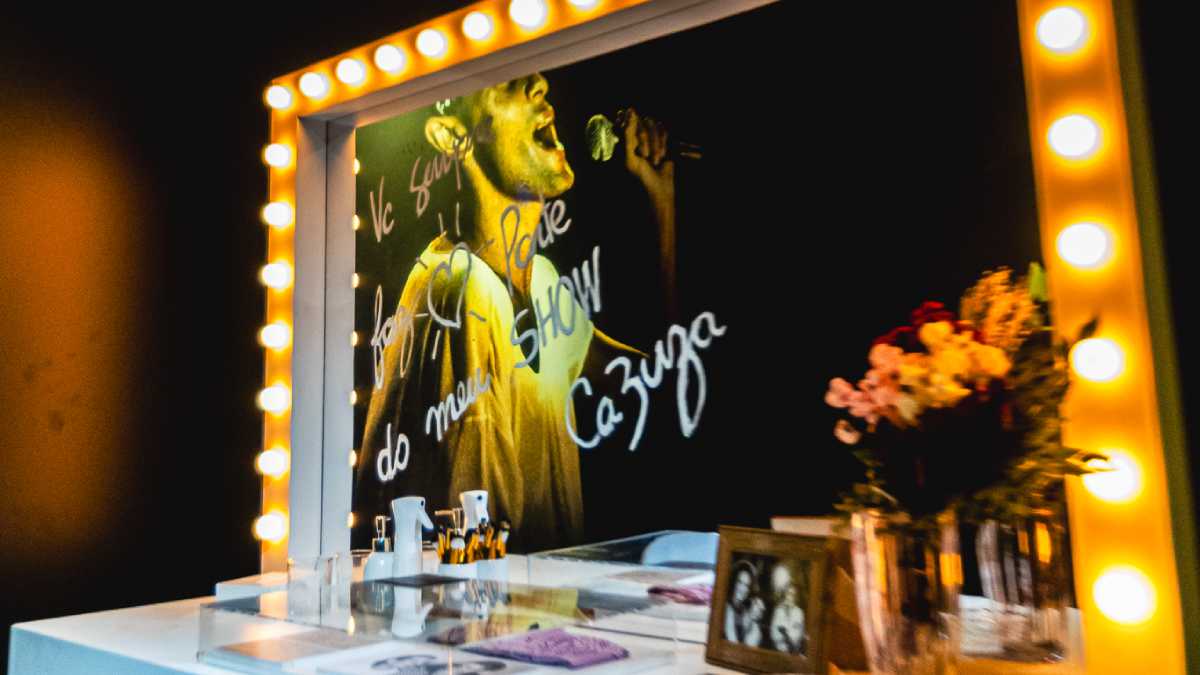 Celebrando a vida e a obra de um dos maiores nomes da música brasileira, a exposição marca os 40 anos do álbum 'Exagerado', lançado em 1985, e ocupa cerca de 1.800 m².