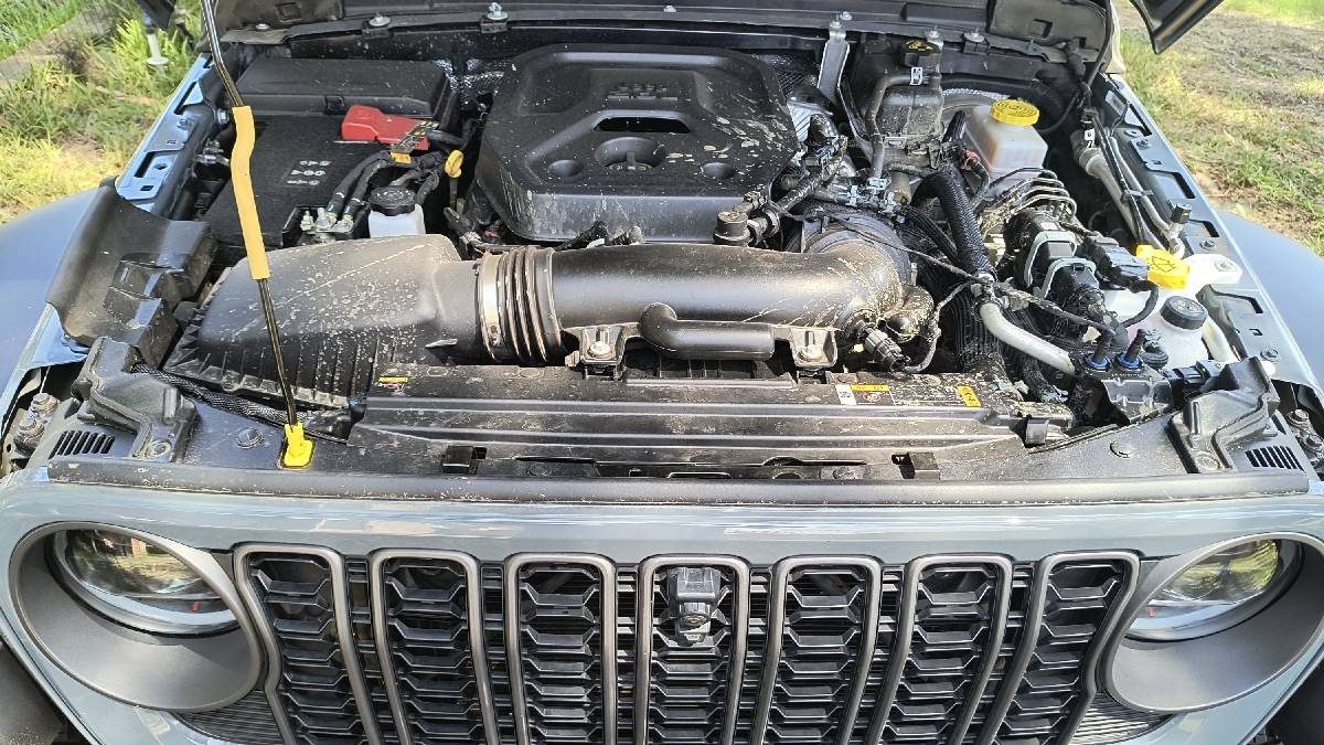 Sob o capô, o Wrangler Rubicon traz o motor Hurricane 2.0 turbo, com 272 cv, aliado à transmissão automática de oito marchas | Gabriel Dias/Flashmotors