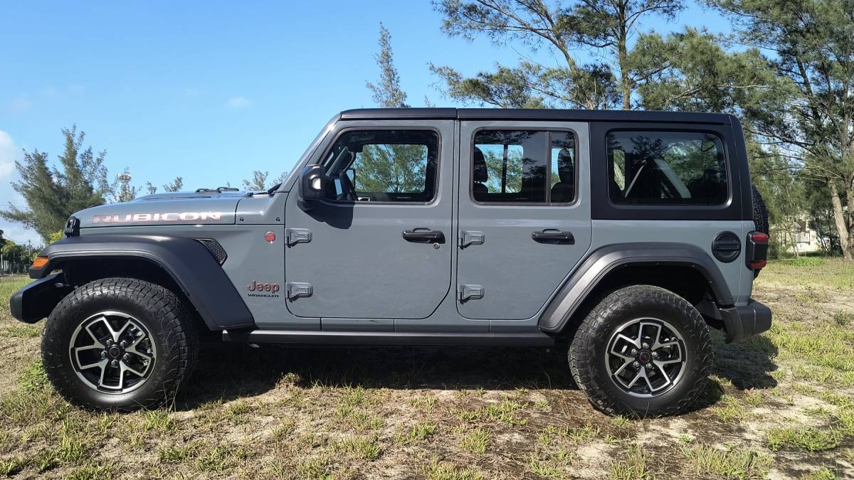 Ícone da Jeep, o Wrangler Rubicon mantém viva a essência off-road com design clássico e capacidade extrema fora de estrada | Gabriel Dias/Flashmotors