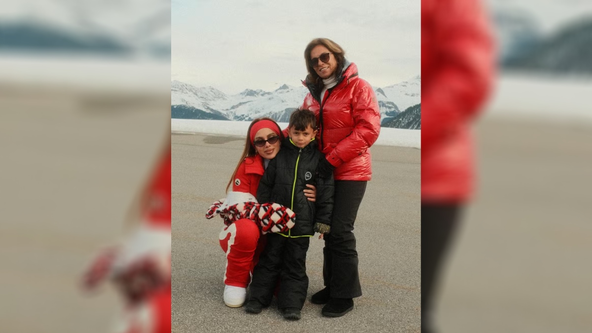 Parentes da cantora foram aproveitar as férias com ela, na foto estão a mãe e o sobrinho da artista | Reprodução/Instagram