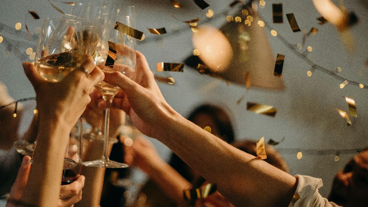 Comemore, mas não se passe! Imagem: Pexels