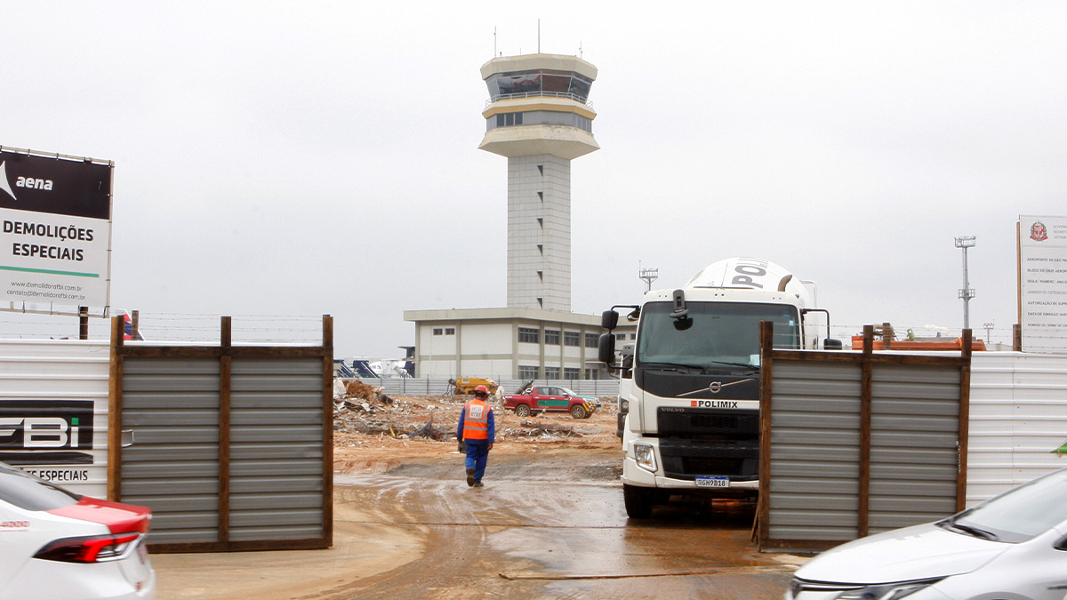 Até o momento, foi inaugurada a estrutura provisória da área de embarque remoto de passageiros no piso inferior do terminal/Yuri Villaça/Gazeta de S. Paulo