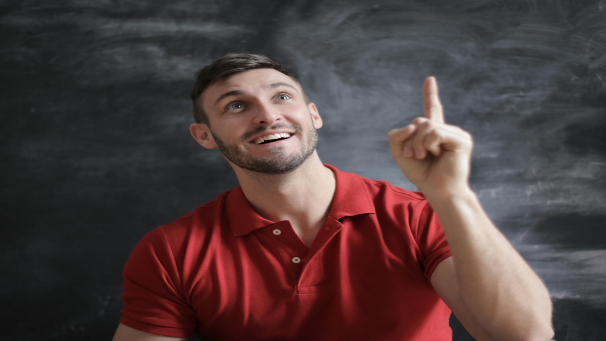 Durante muito tempo, a inteligência foi associada quase exclusivamente ao desempenho acadêmico e aos testes de QI