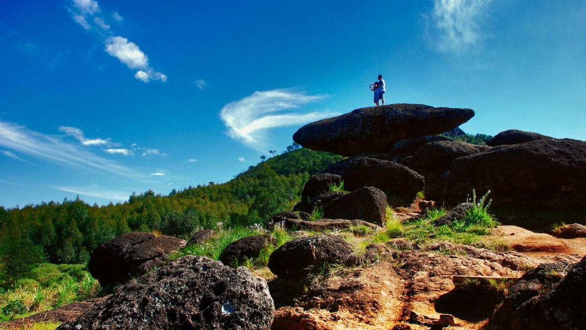 Localizada em Minas Gerais, Poços de Caldas fica a cerca de 260 km de São Paulo (aproximadamente 3h30 de viagem). É famosa por suas fontes de águas termais e belas paisagens montanhosas. Foto: Vicente Eugenio / Flickr