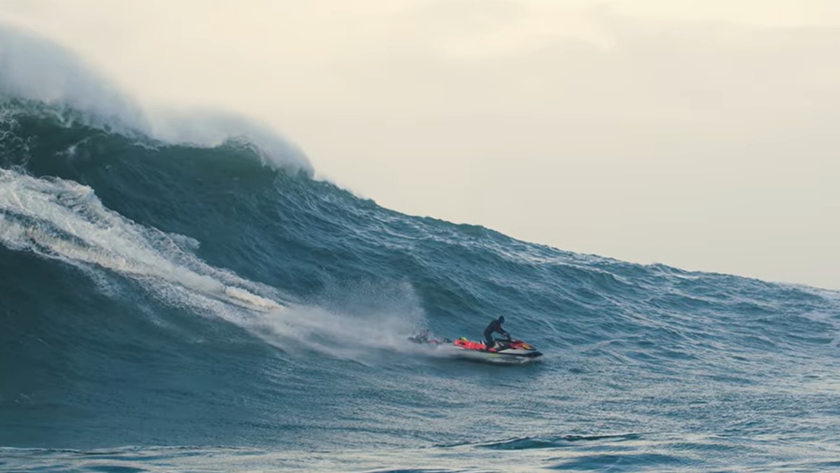 Membro da GoBigger em ação na Vila de Nazaré/Rennan Chaves