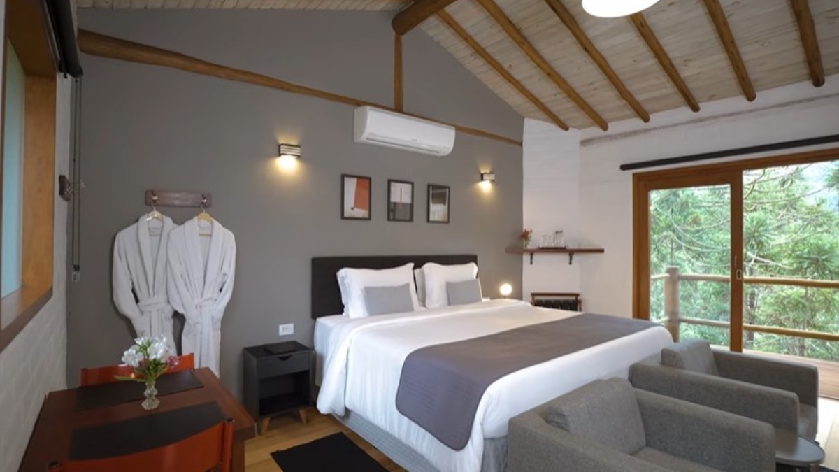 A Casa Campestre fica a cerca de 1.500 metros de altitude e aposta em uma lógica rara na hotelaria: menos estrutura coletiva, mais exclusividade.