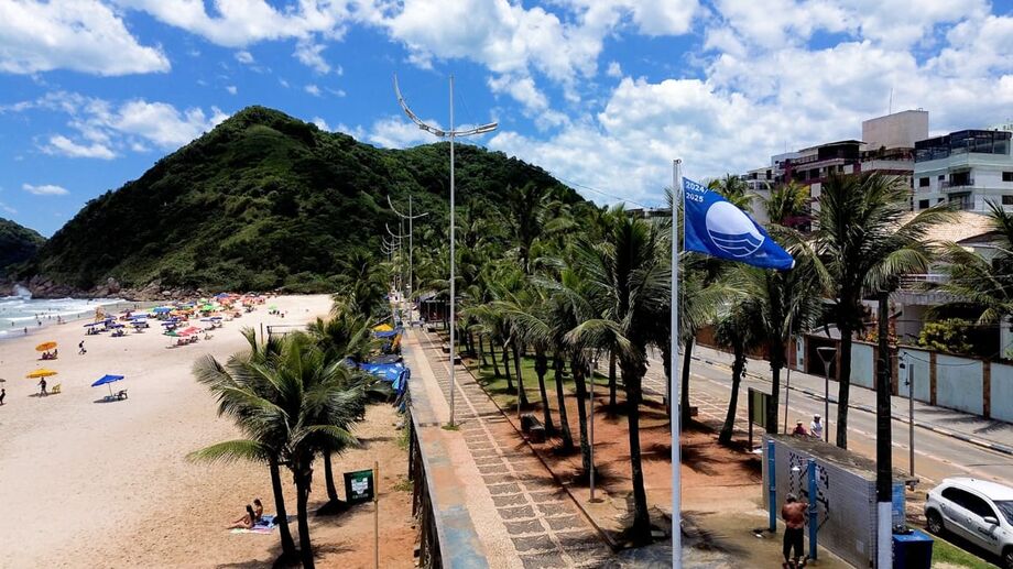 Praia do Tombo tem 16 certificações consecutivas de Bandeira Azul/Divulgação/PMG