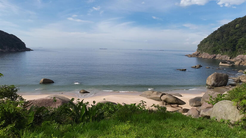 A Praia Saco do Major não é uma praia para todos os públicos. Justamente por preservar as características da década de 1960, ela exige preparo e disposição de quem decide conhecê-la. Fotos: Daniel Villaça/Gazeta de S.Paulo