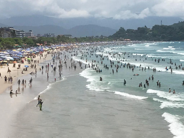 Praia Grande, em Ubatuba, uma das mais populares do litoral paulista/Divulgação/PMU